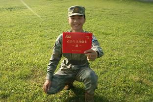 王晓龙晒7岁儿子获巴列卡诺梯队官方试训函：爸妈陪你勇敢追梦
